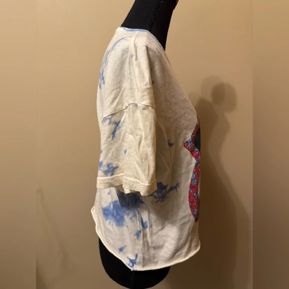 The Rolling Stones Cream Tee with Red and Blue Tongue Graphic - Picture 2 of 4